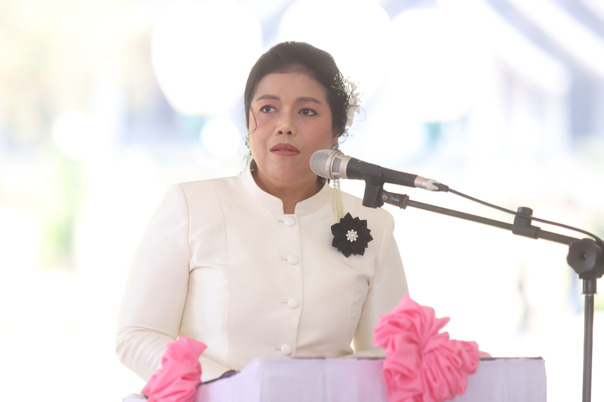 title - มากกว่าความรักระหว่างคู่ครอง คือความรักต่อปวงชน ส.ป.ก. จัดงาน “รักแห่งศิลป์ รักแห่งแผ่นดิน” พลังแห่งศิลปะที่เชื่อมโยงสถาบันและประชาชน